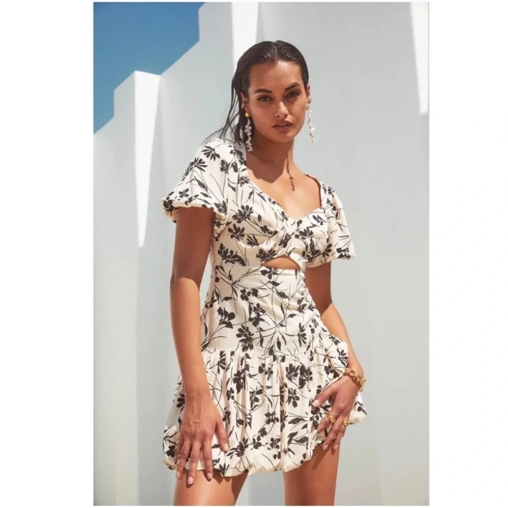 ASTR Siyah Floral Puff Sleeve Bubble Hem Dress Black Cream - S